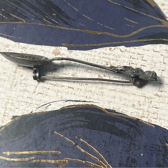 Vintage Sterling Silver Salt Spoon with Cherub Design Brooch Pin D2 - Picture 3 of 10
